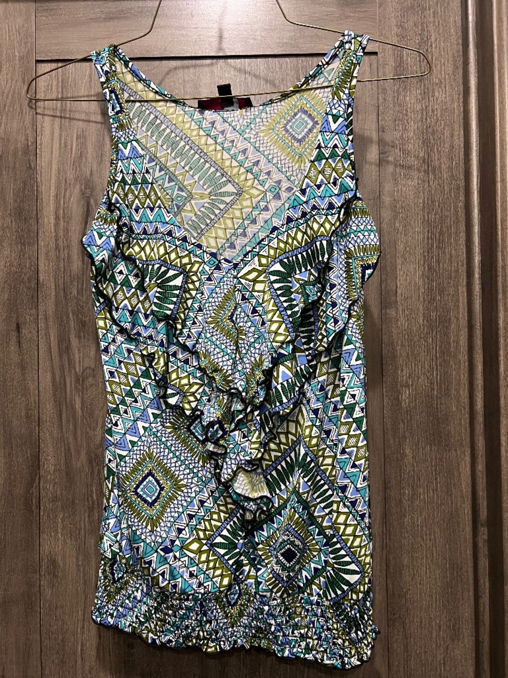 Sleeveless Ruffle V-neck Top